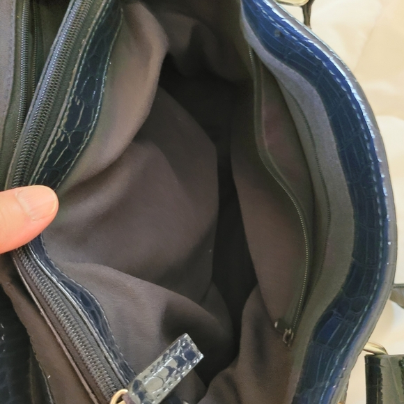 Liz Claiborne Navy Patent Leather - Picture 7 of 7